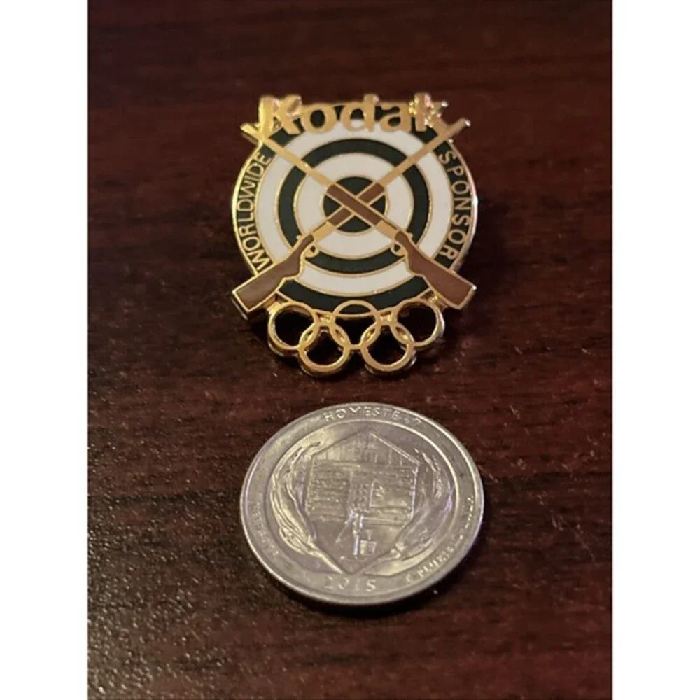 Vintage‎ Kodak Worldwide Sponsor Shooting Rifles Olympics Lapel Hat Pin